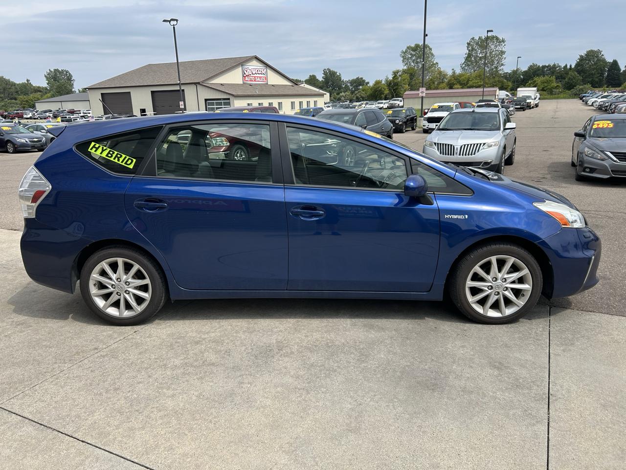Toyota Prius V 5dr Wgn Three (Natl) 2013