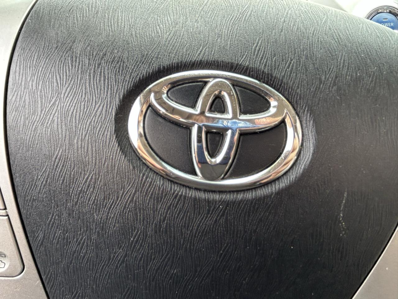 Toyota Prius V 5dr Wgn Three (Natl) 2013