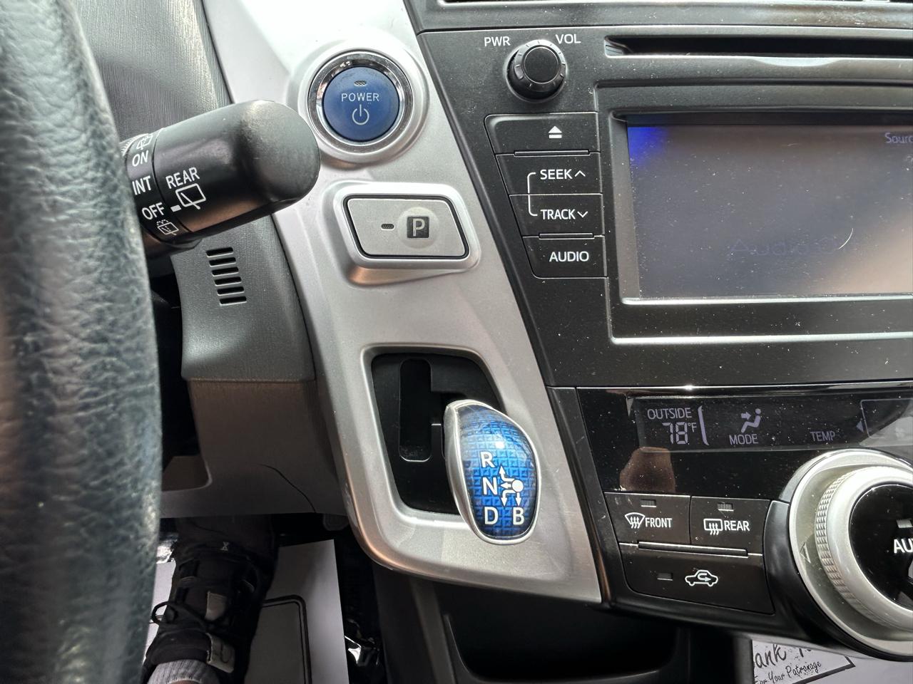 Toyota Prius V 5dr Wgn Three (Natl) 2013