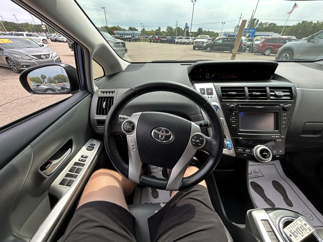 Toyota Prius V 5dr Wgn Three (Natl) 2013