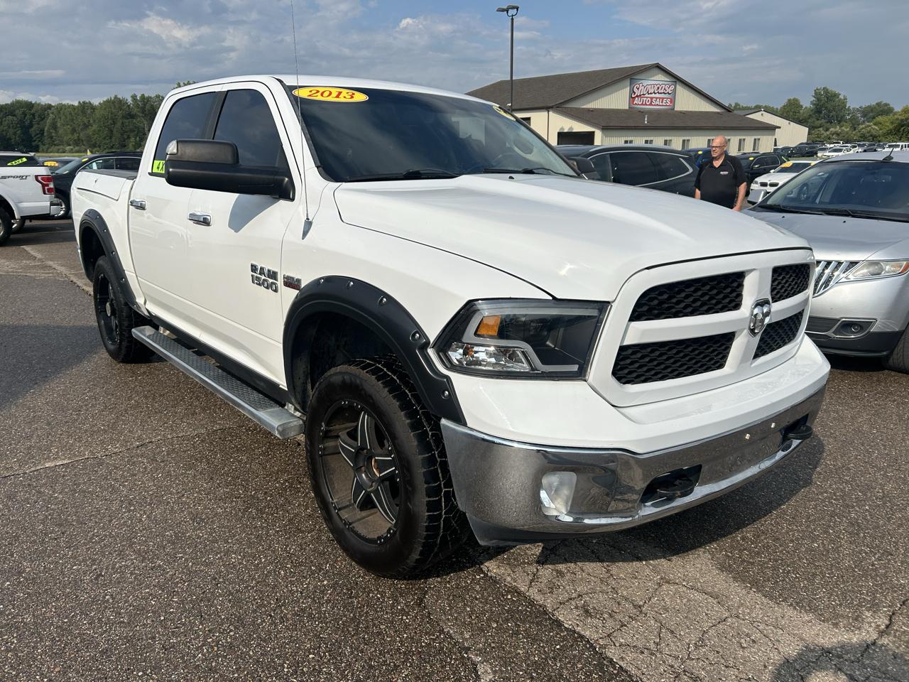 RAM 1500 4WD Crew Cab 140.5" SLT 2013