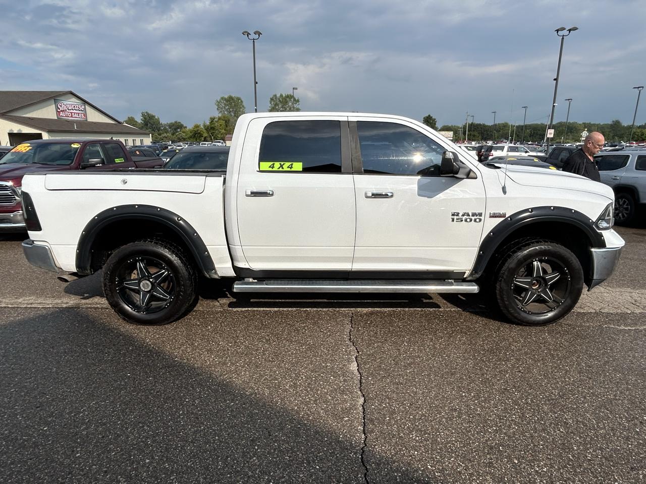 RAM 1500 4WD Crew Cab 140.5" SLT 2013