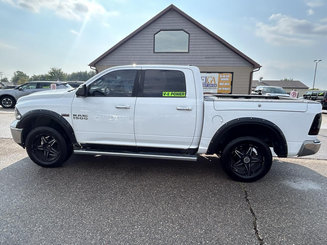 RAM 1500 4WD Crew Cab 140.5" SLT 2013