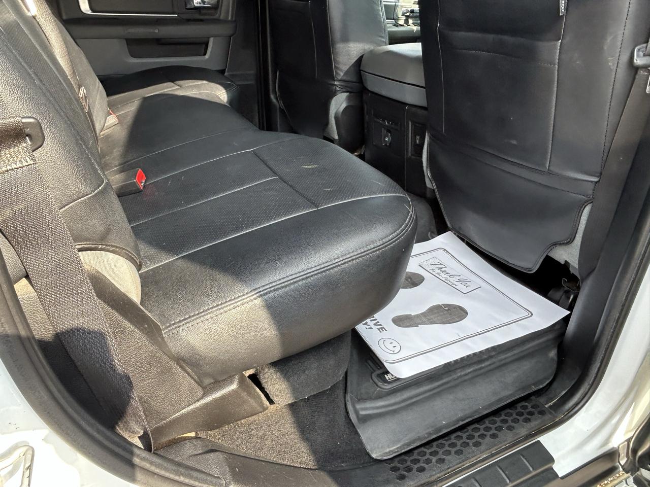 RAM 1500 4WD Crew Cab 140.5" SLT 2013