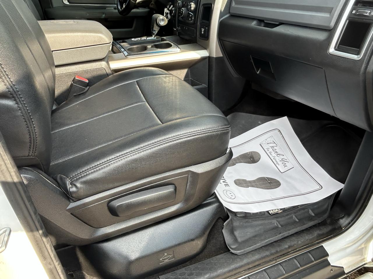 RAM 1500 4WD Crew Cab 140.5" SLT 2013