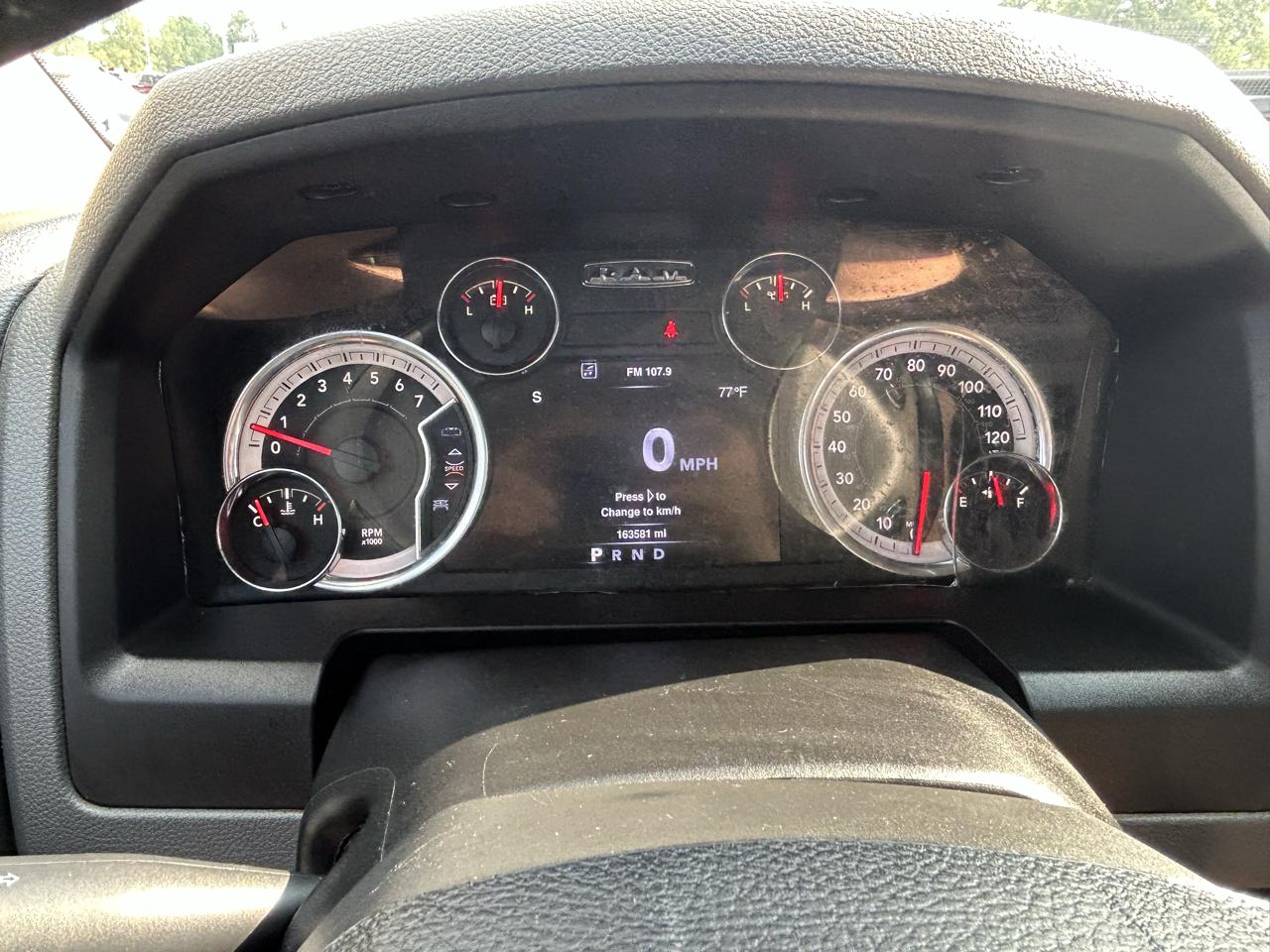 RAM 1500 4WD Crew Cab 140.5" SLT 2013