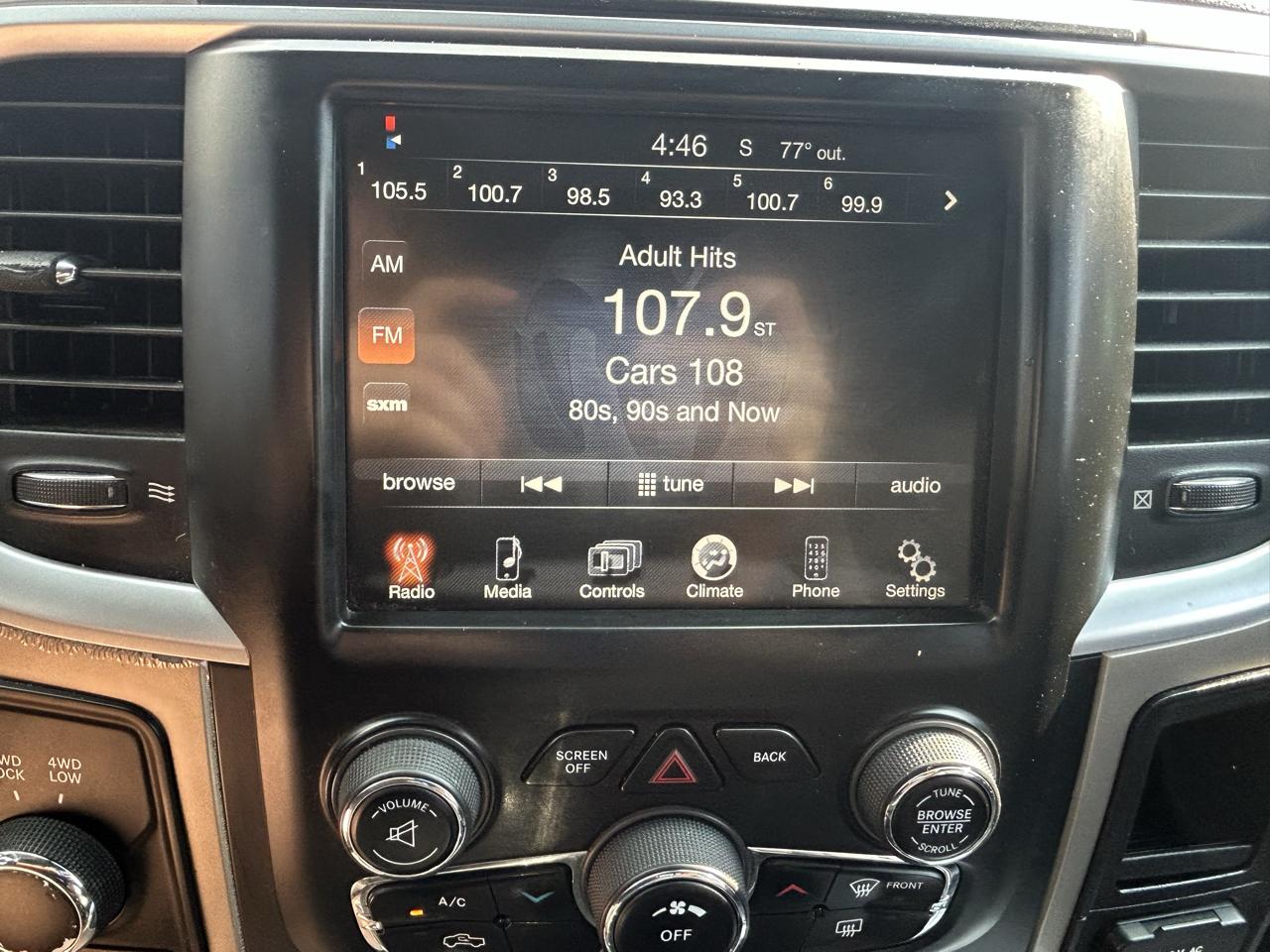 RAM 1500 4WD Crew Cab 140.5" SLT 2013