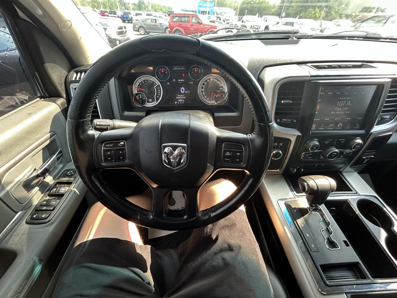 RAM 1500 4WD Crew Cab 140.5" SLT 2013