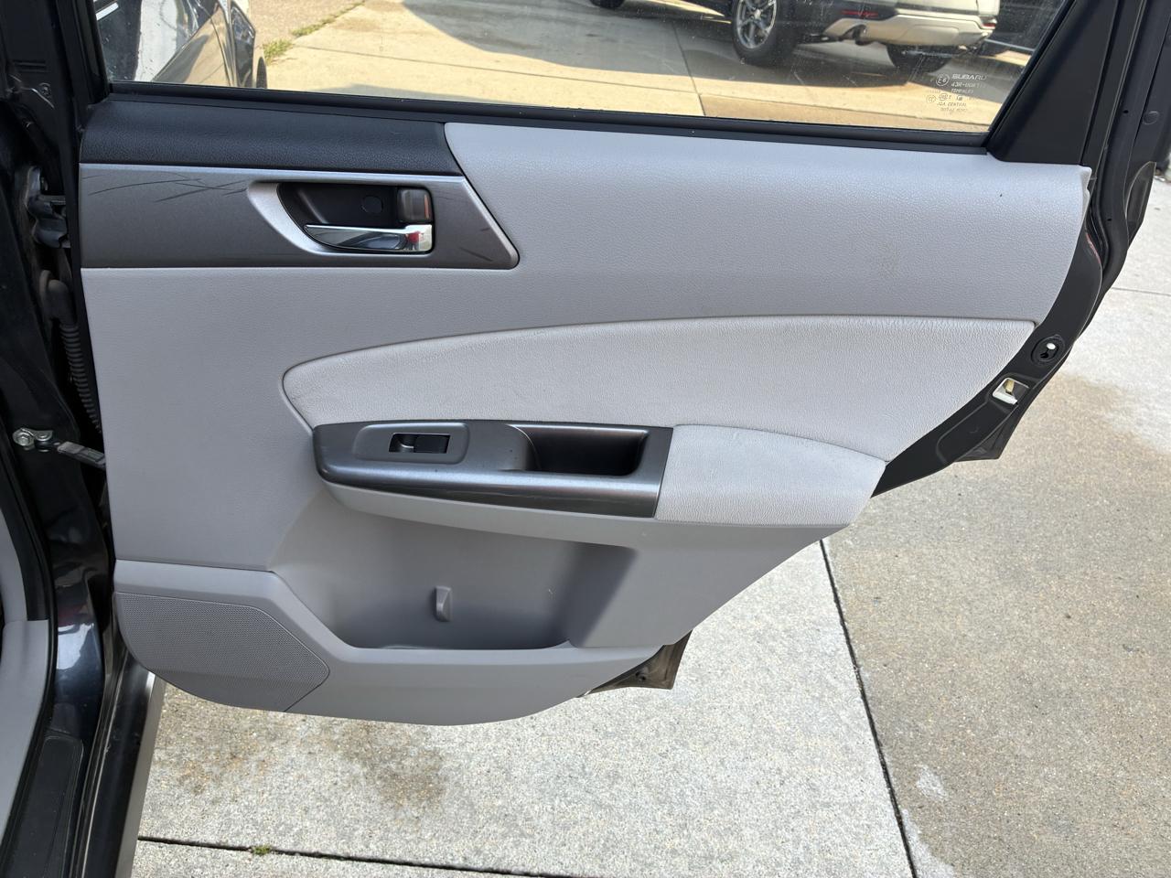 Subaru Forester 4dr Auto 2.5X Limited 2012