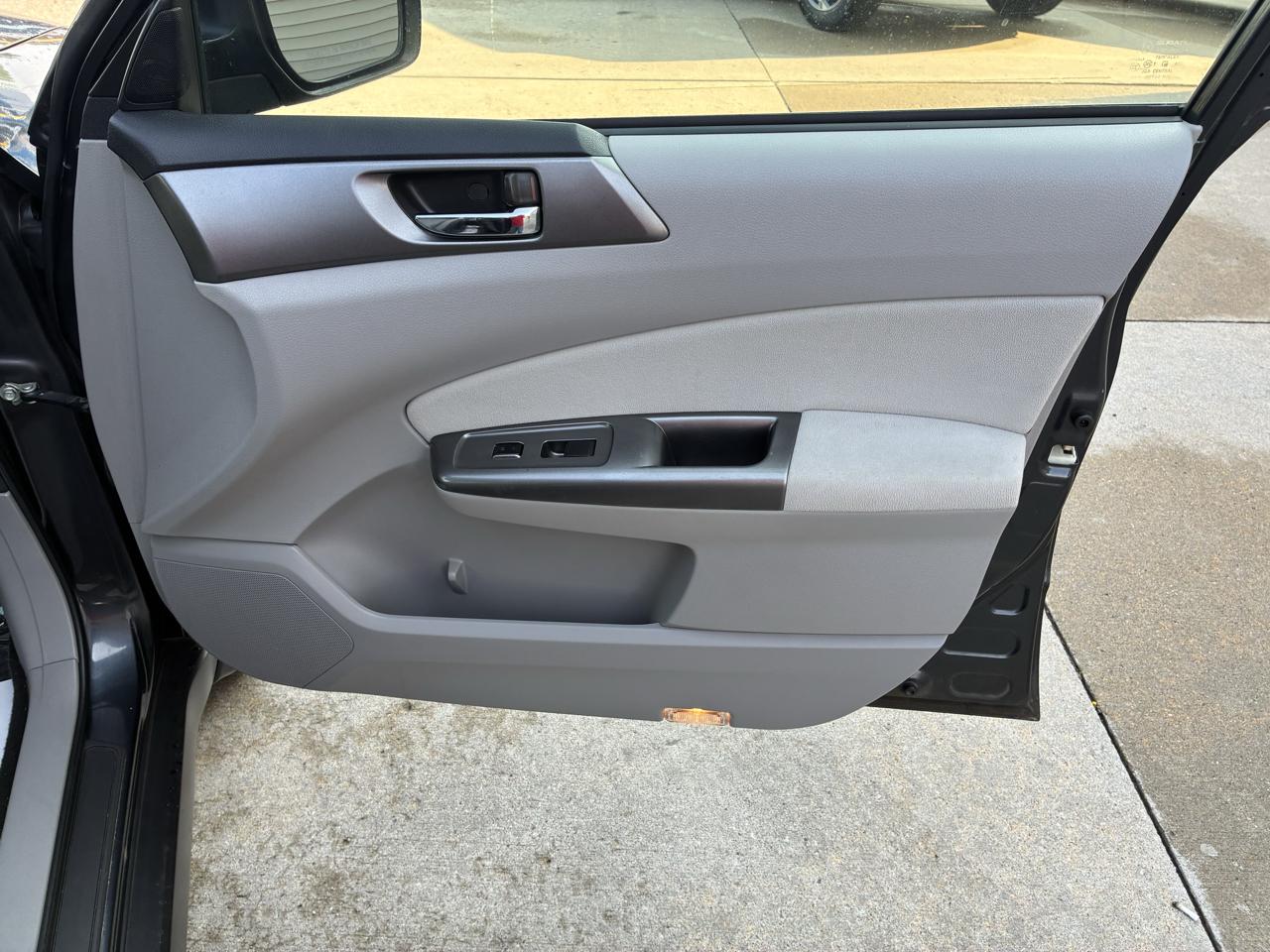 Subaru Forester 4dr Auto 2.5X Limited 2012