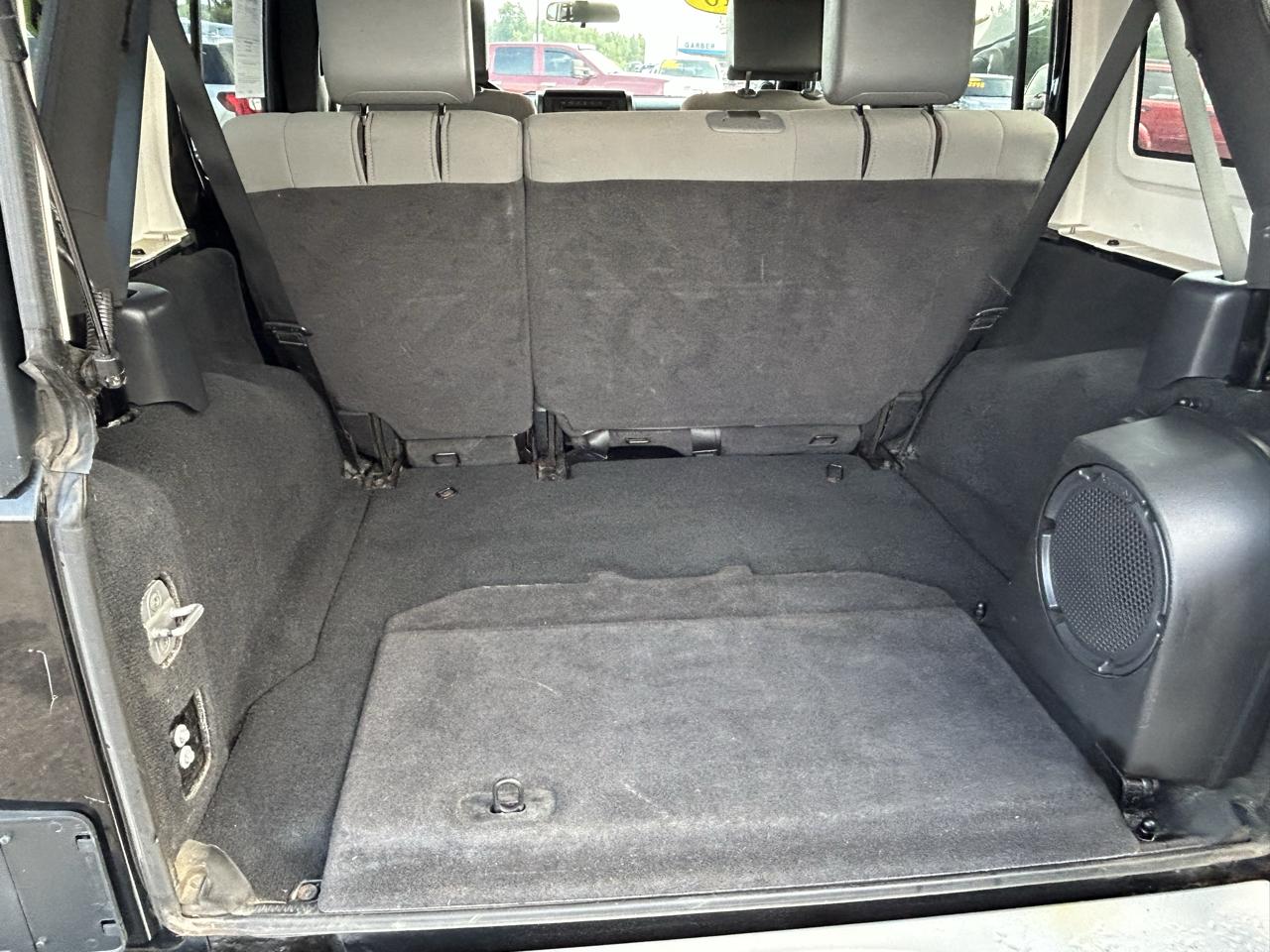 Jeep Wrangler Unlimited 4WD 4dr Sahara 2010