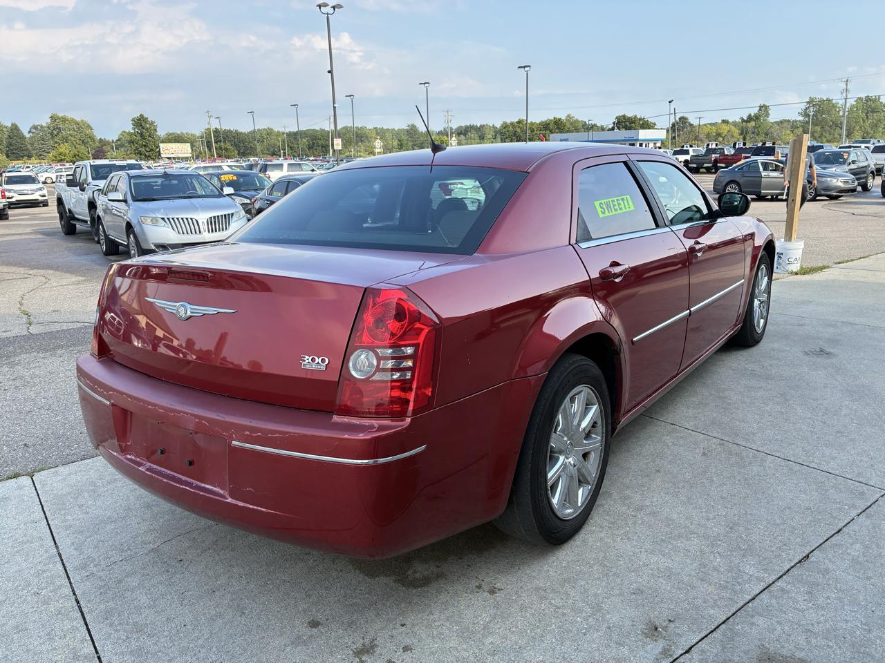 Chrysler 300 4dr Sdn 300 Touring RWD 2008