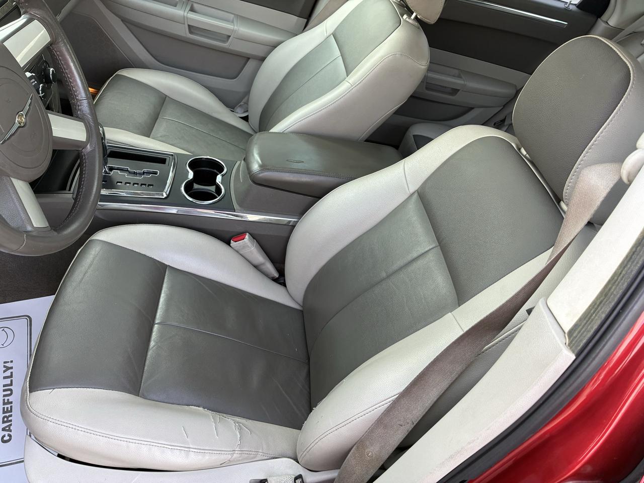Chrysler 300 4dr Sdn 300 Touring RWD 2008