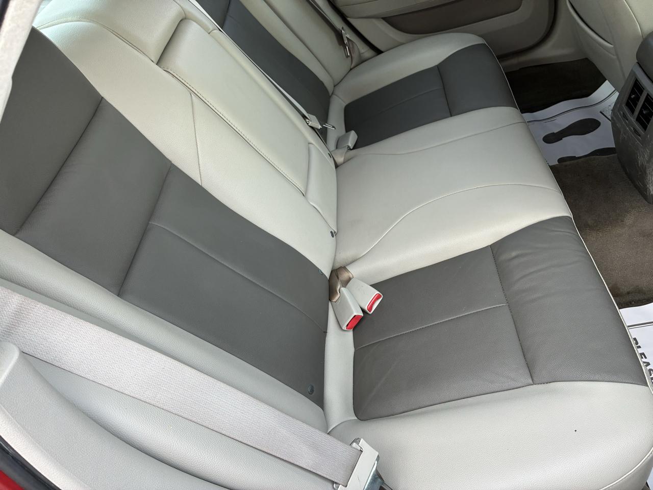 Chrysler 300 4dr Sdn 300 Touring RWD 2008