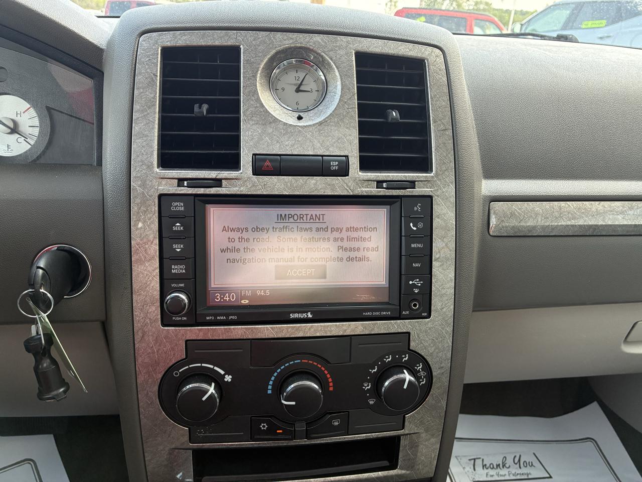 Chrysler 300 4dr Sdn 300 Touring RWD 2008