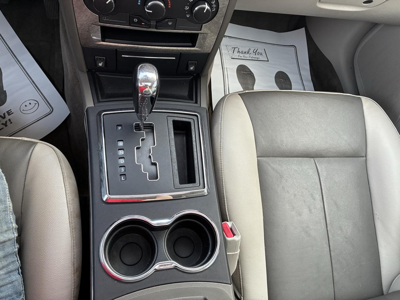 Chrysler 300 4dr Sdn 300 Touring RWD 2008