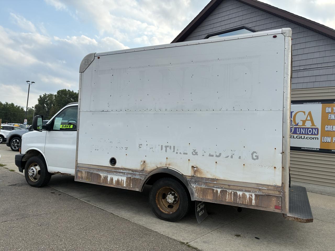 Chevrolet Express Commercial Cutaway 3500 Van 139" 2017