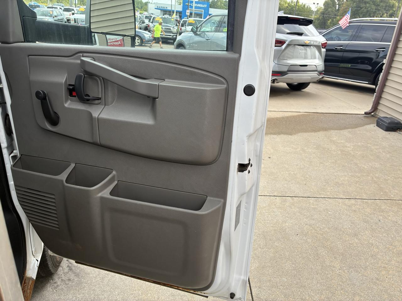 Chevrolet Express Commercial Cutaway 3500 Van 139" 2017