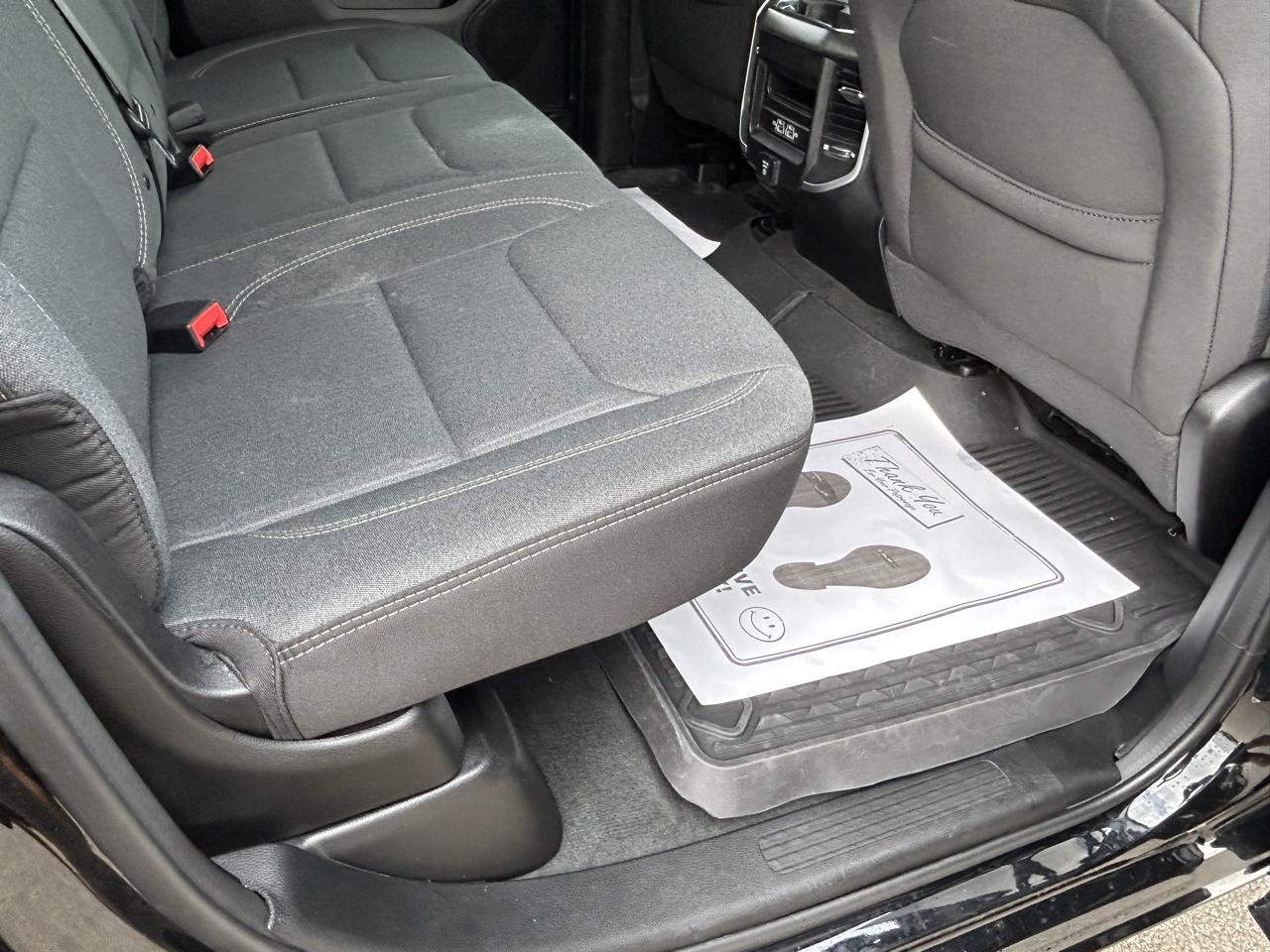 RAM 1500 Big Horn 4x4 Crew Cab 5'7" Box 2022