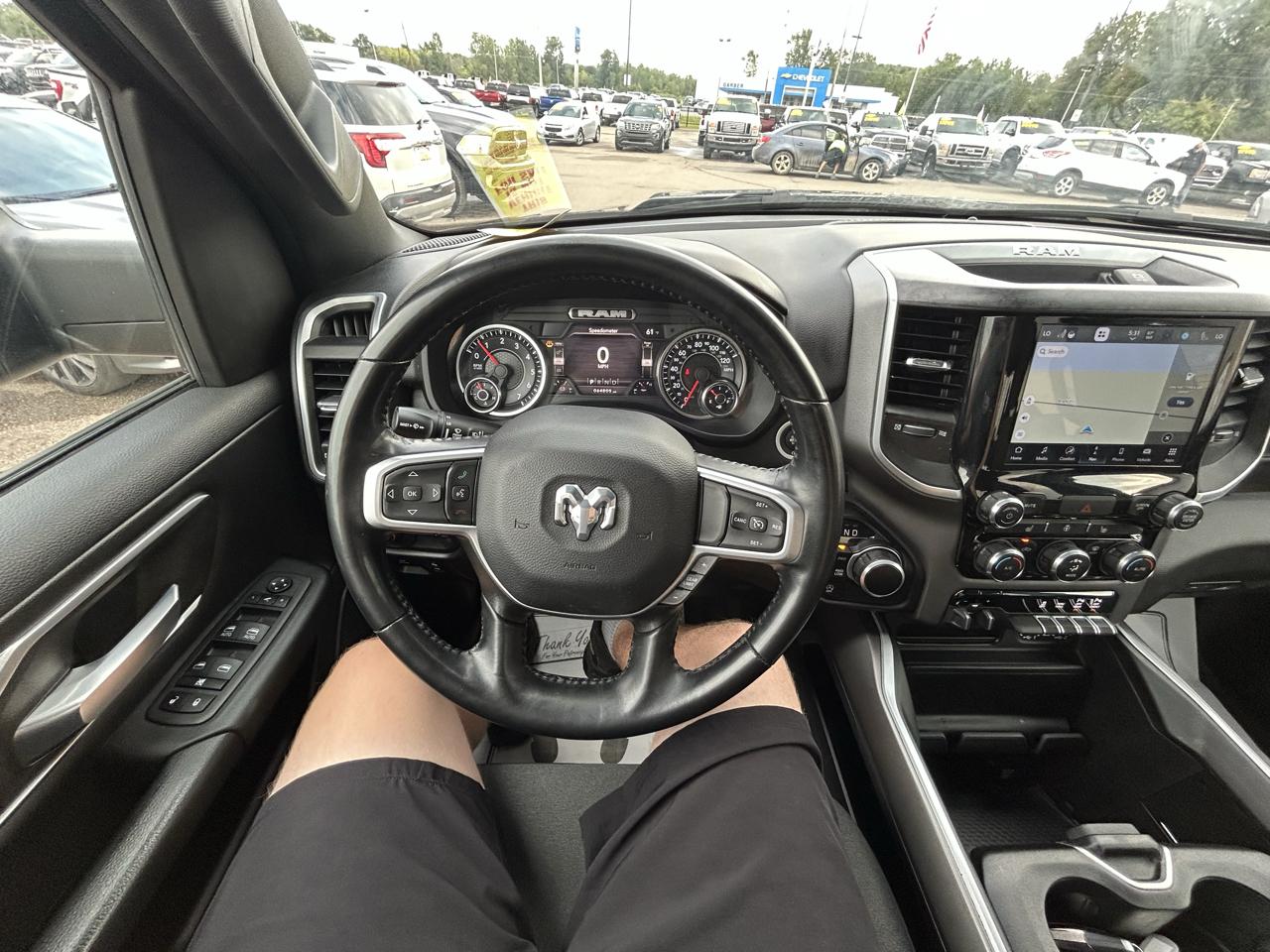 RAM 1500 Big Horn 4x4 Crew Cab 5'7" Box 2022