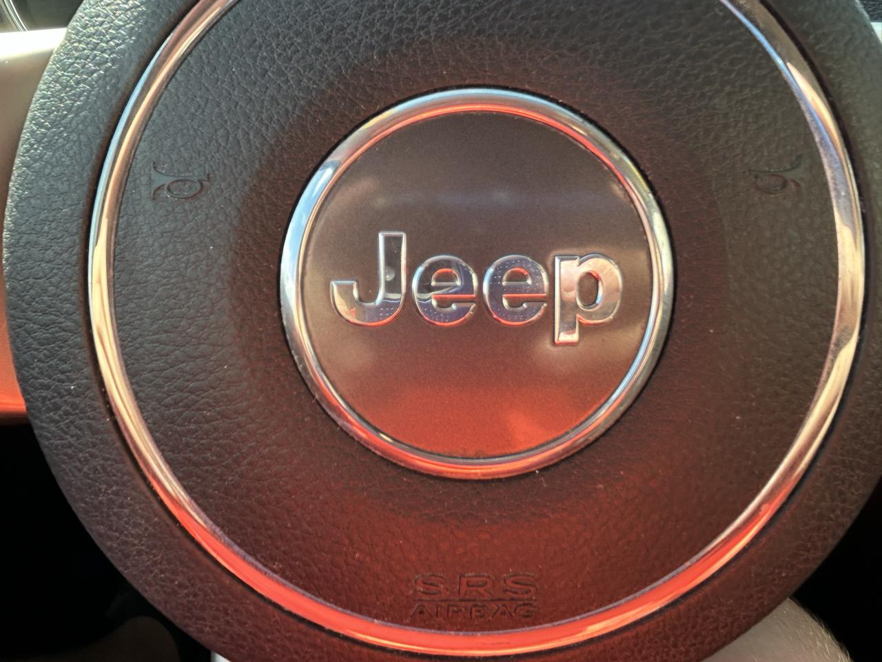Jeep Grand Cherokee 4WD 4dr Laredo 2012