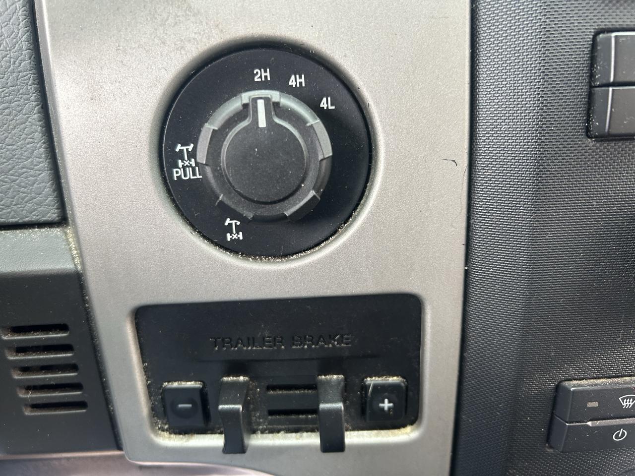Ford F-150 4WD SuperCrew 145" XLT 2012