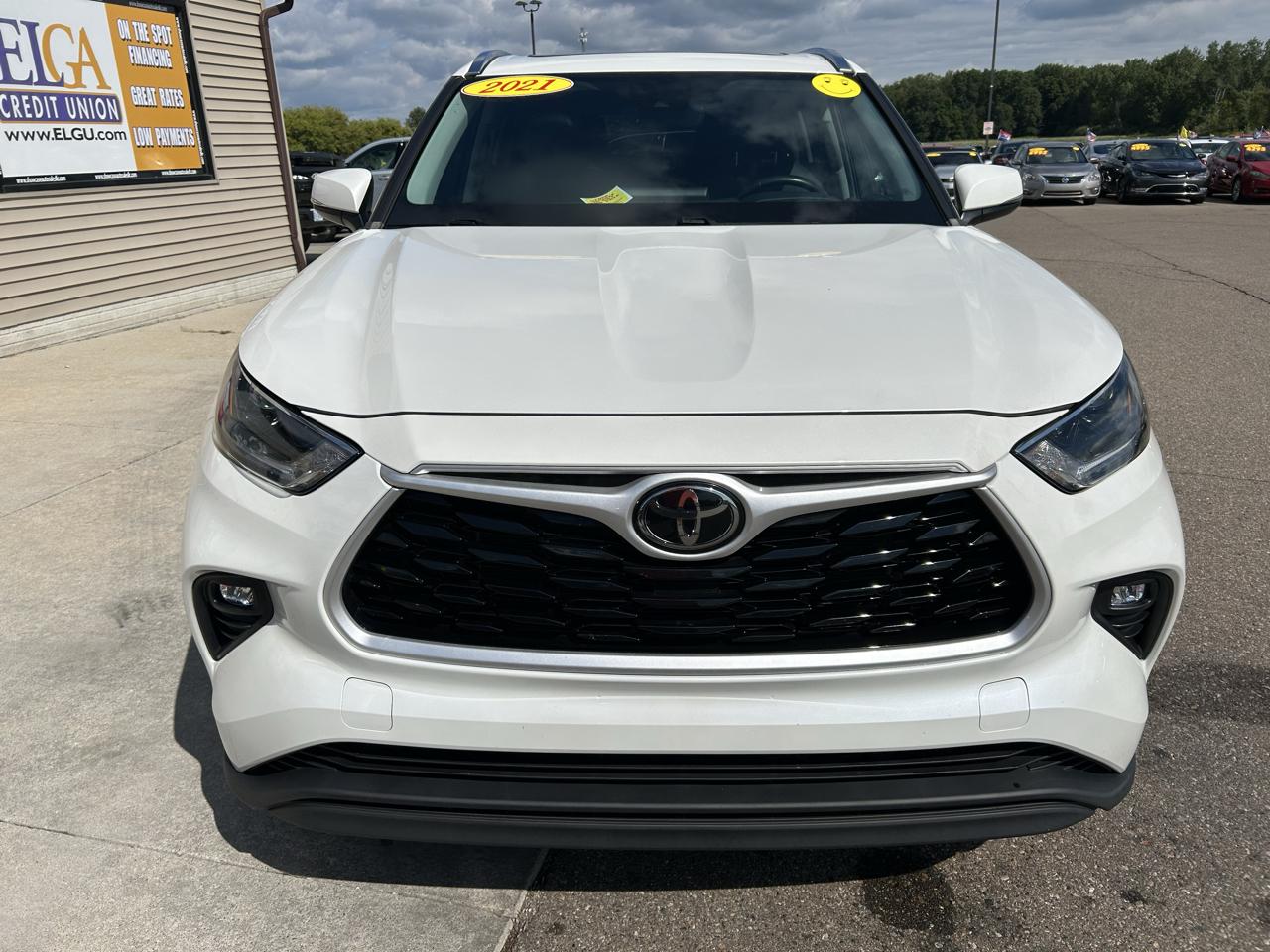 Toyota Highlander XLE AWD (Natl) 2021