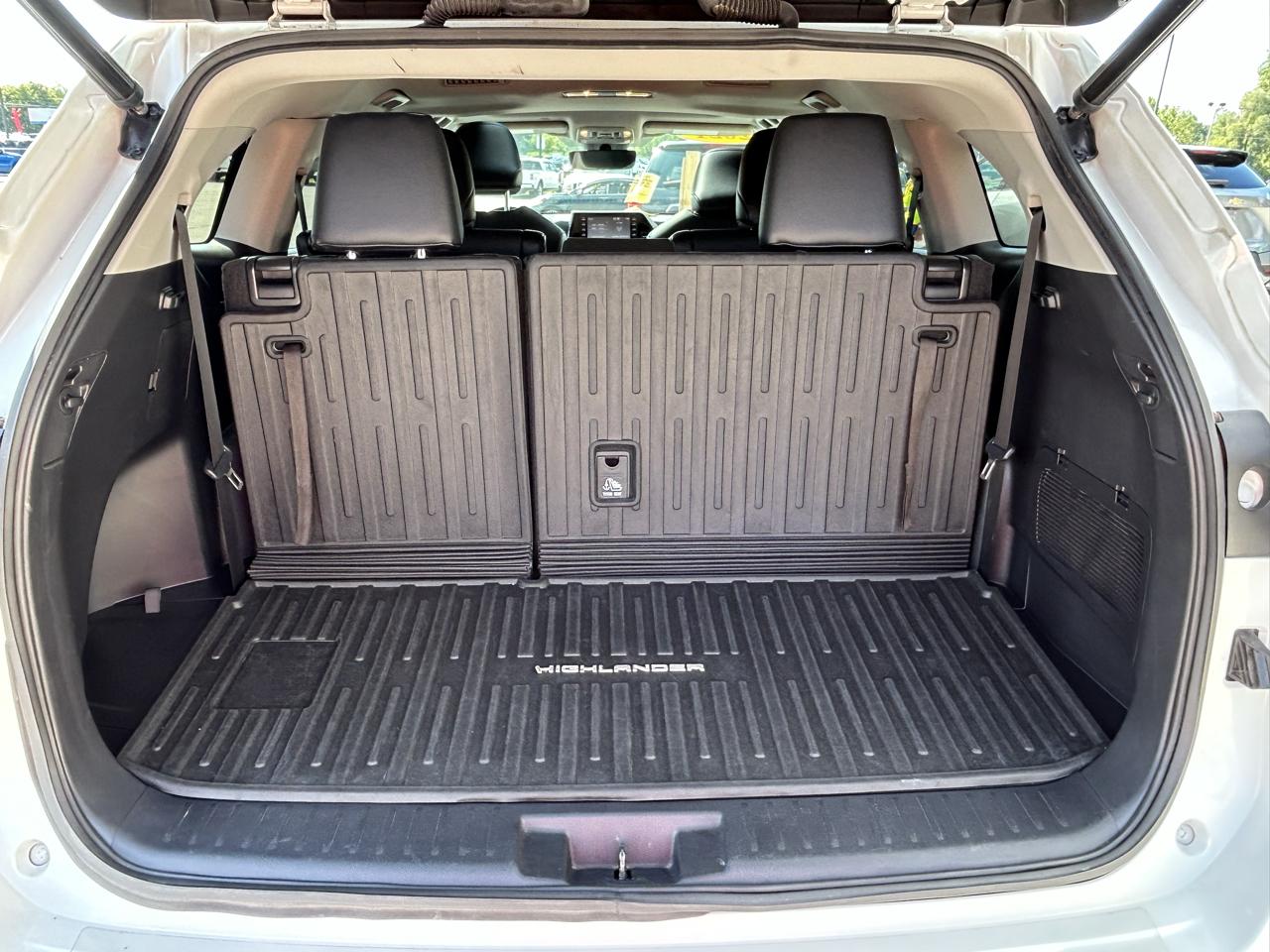 Toyota Highlander XLE AWD (Natl) 2021