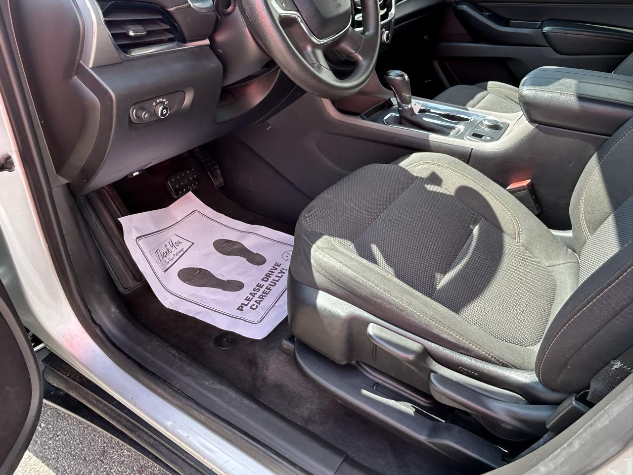 Chevrolet Traverse FWD 4dr LS w/1LS 2019