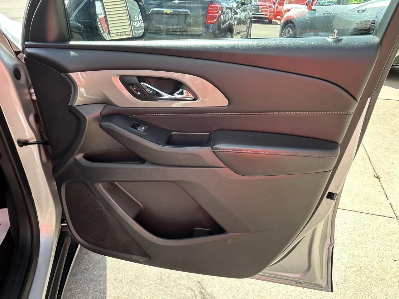 Chevrolet Traverse FWD 4dr LS w/1LS 2019