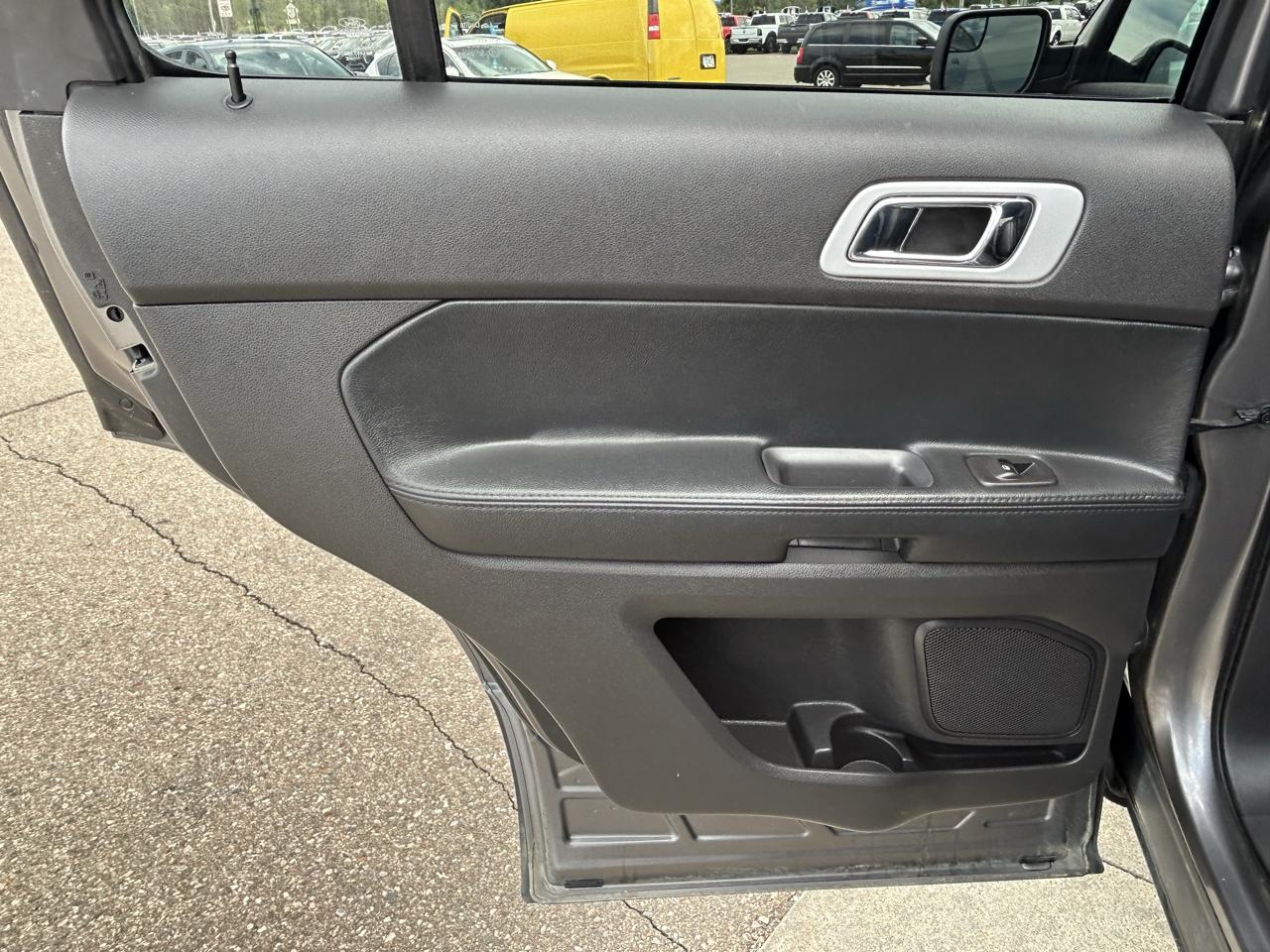 Ford Explorer 4WD 4dr XLT 2013