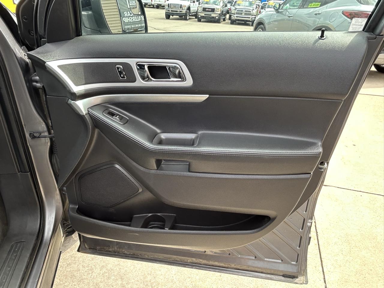 Ford Explorer 4WD 4dr XLT 2013
