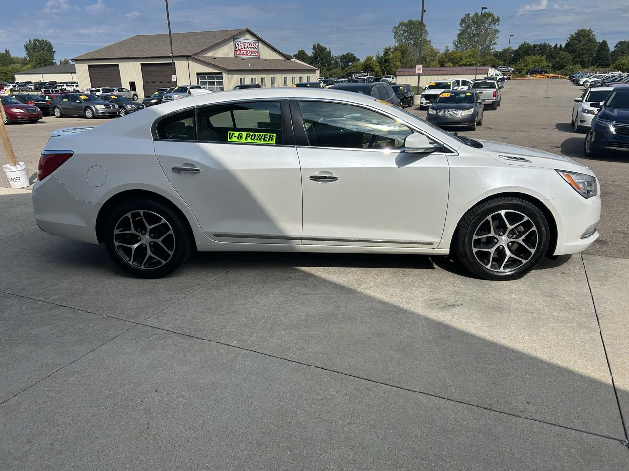 Buick LaCrosse 4dr Sdn Sport Touring FWD 2016
