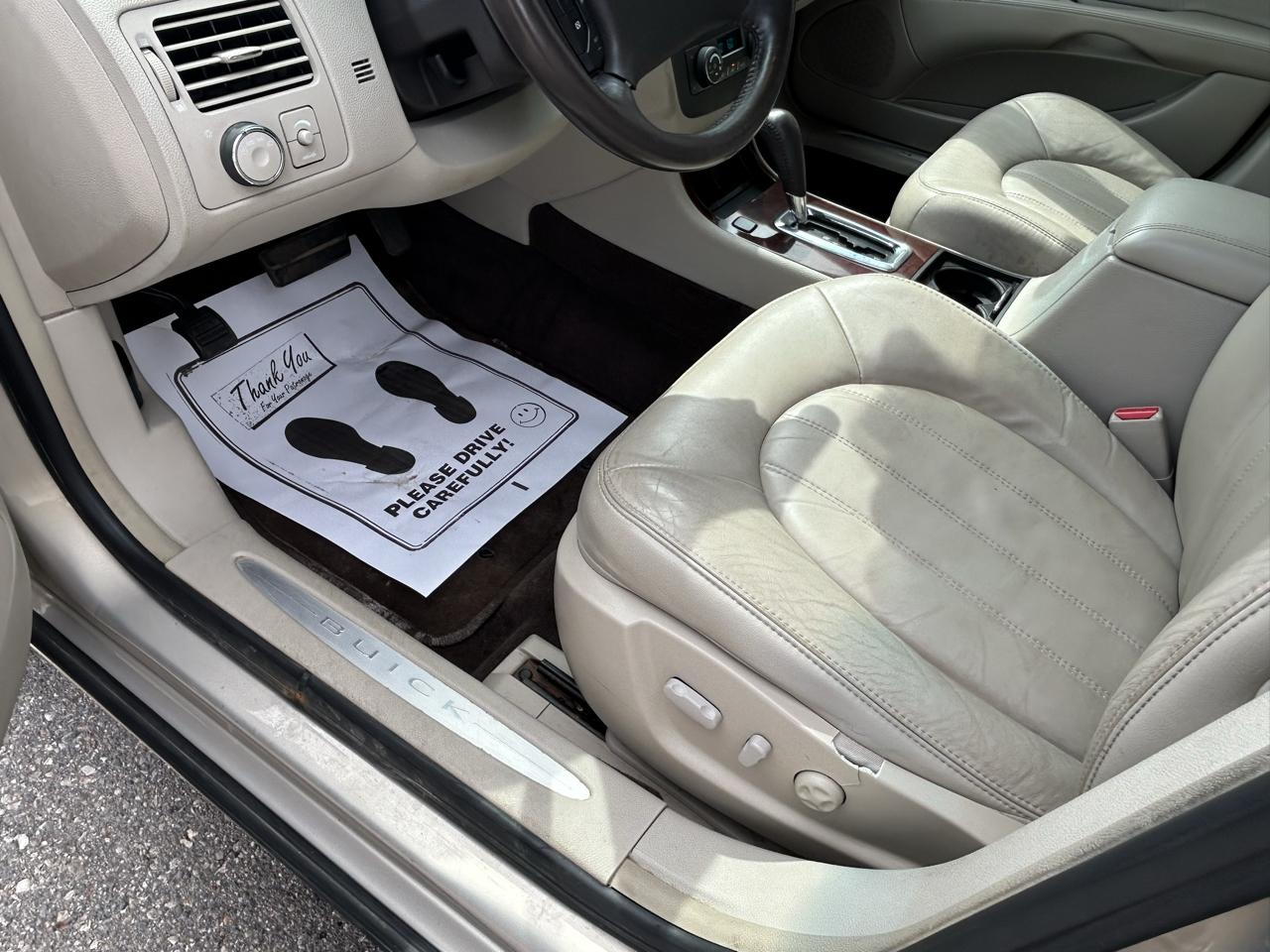 Buick Lucerne 4dr Sdn V6 CXL 2008