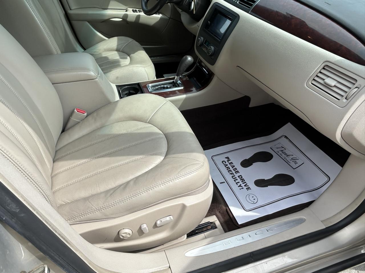 Buick Lucerne 4dr Sdn V6 CXL 2008