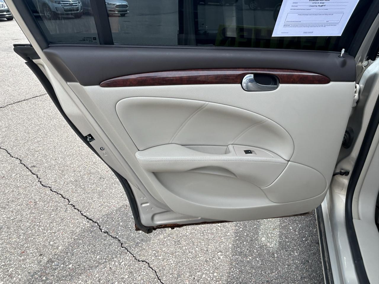 Buick Lucerne 4dr Sdn V6 CXL 2008