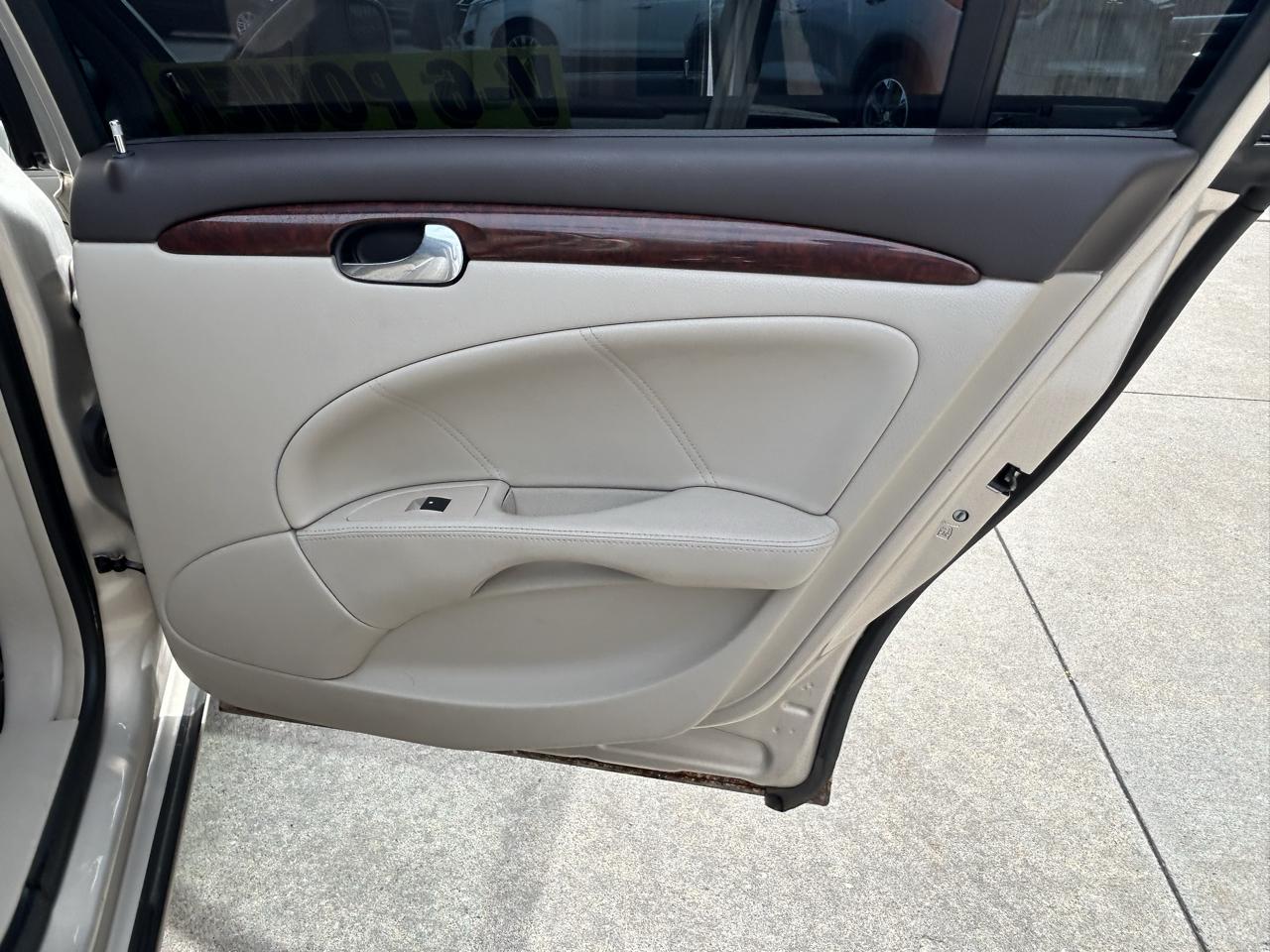 Buick Lucerne 4dr Sdn V6 CXL 2008
