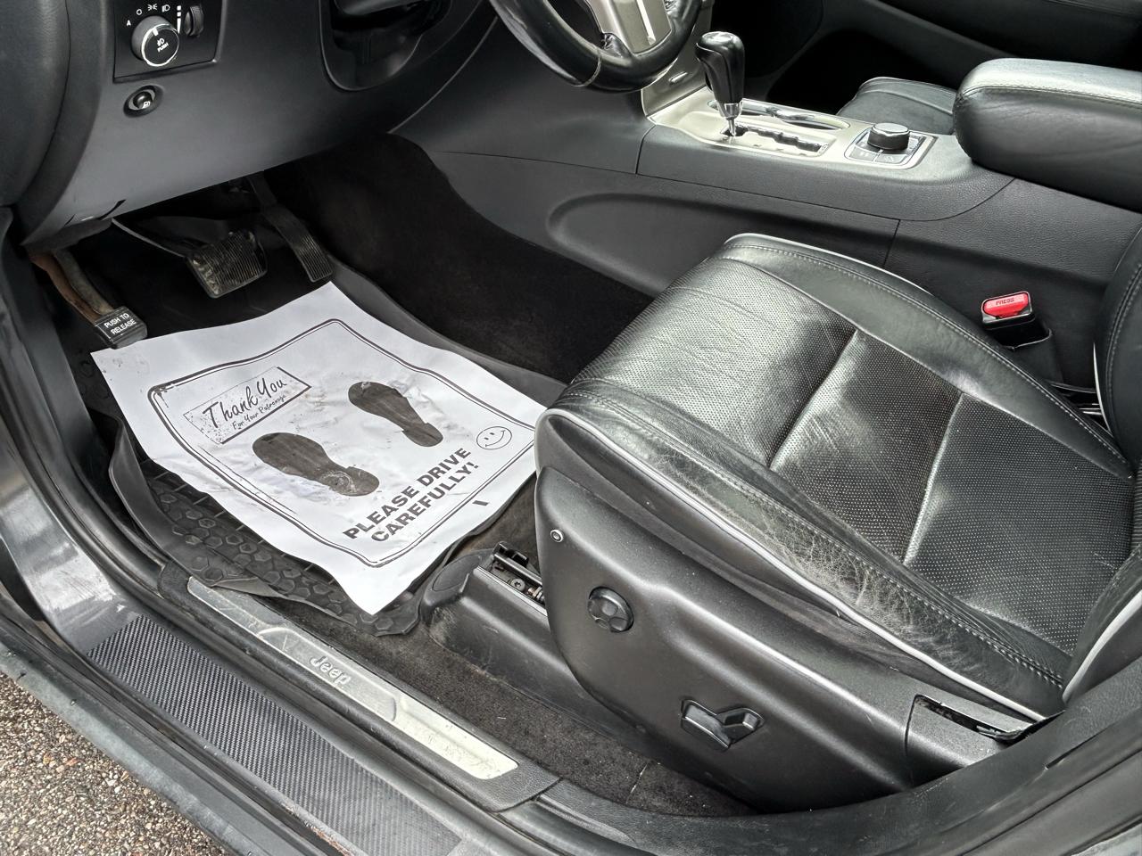 Jeep Grand Cherokee 4WD 4dr Overland 2011