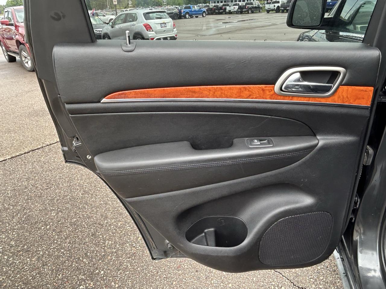 Jeep Grand Cherokee 4WD 4dr Overland 2011