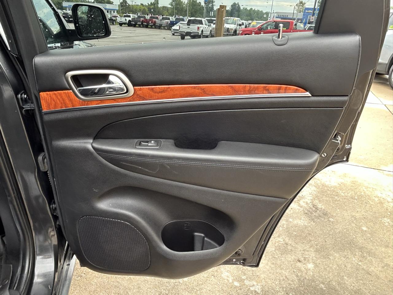 Jeep Grand Cherokee 4WD 4dr Overland 2011