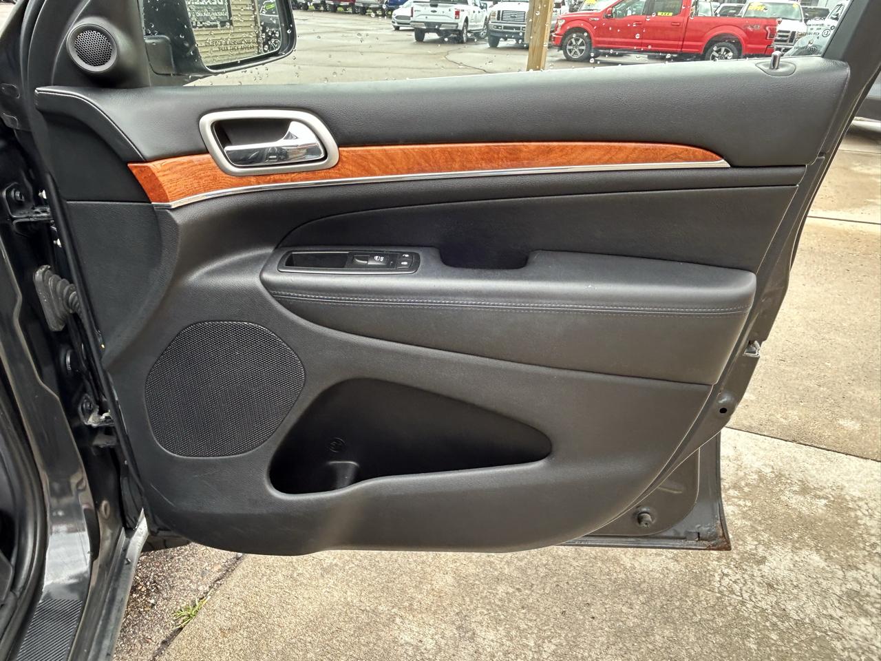 Jeep Grand Cherokee 4WD 4dr Overland 2011