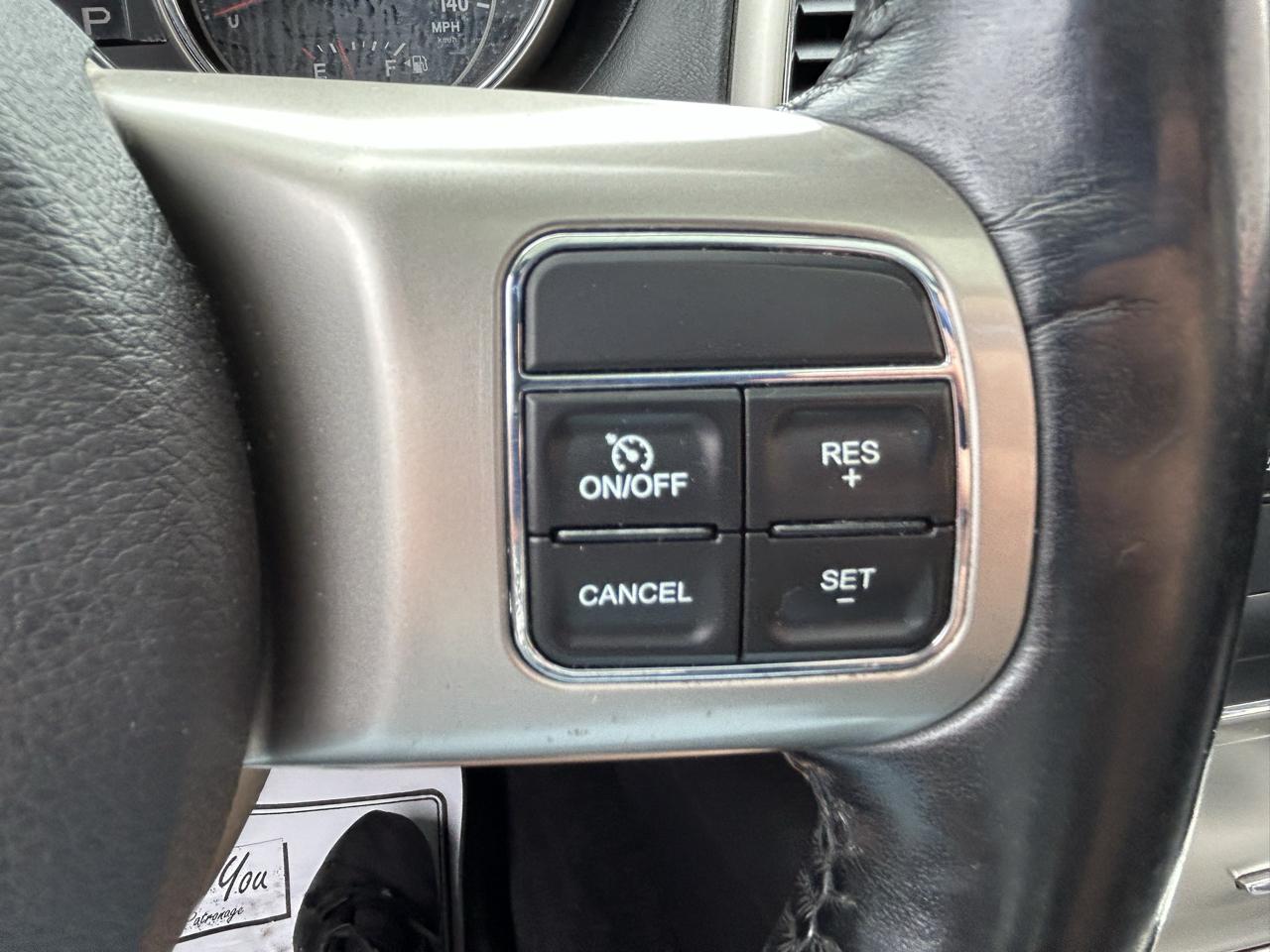 Jeep Grand Cherokee 4WD 4dr Overland 2011