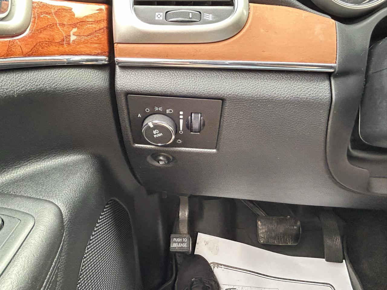 Jeep Grand Cherokee 4WD 4dr Overland 2011
