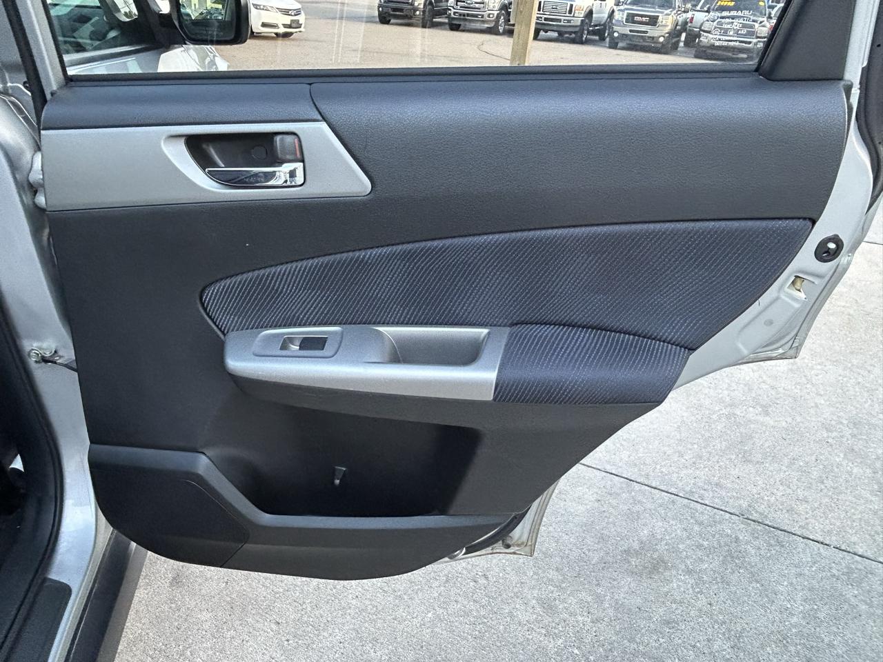 Subaru Forester 4dr Auto 2.5X Premium w/All-Weather Pkg 2010