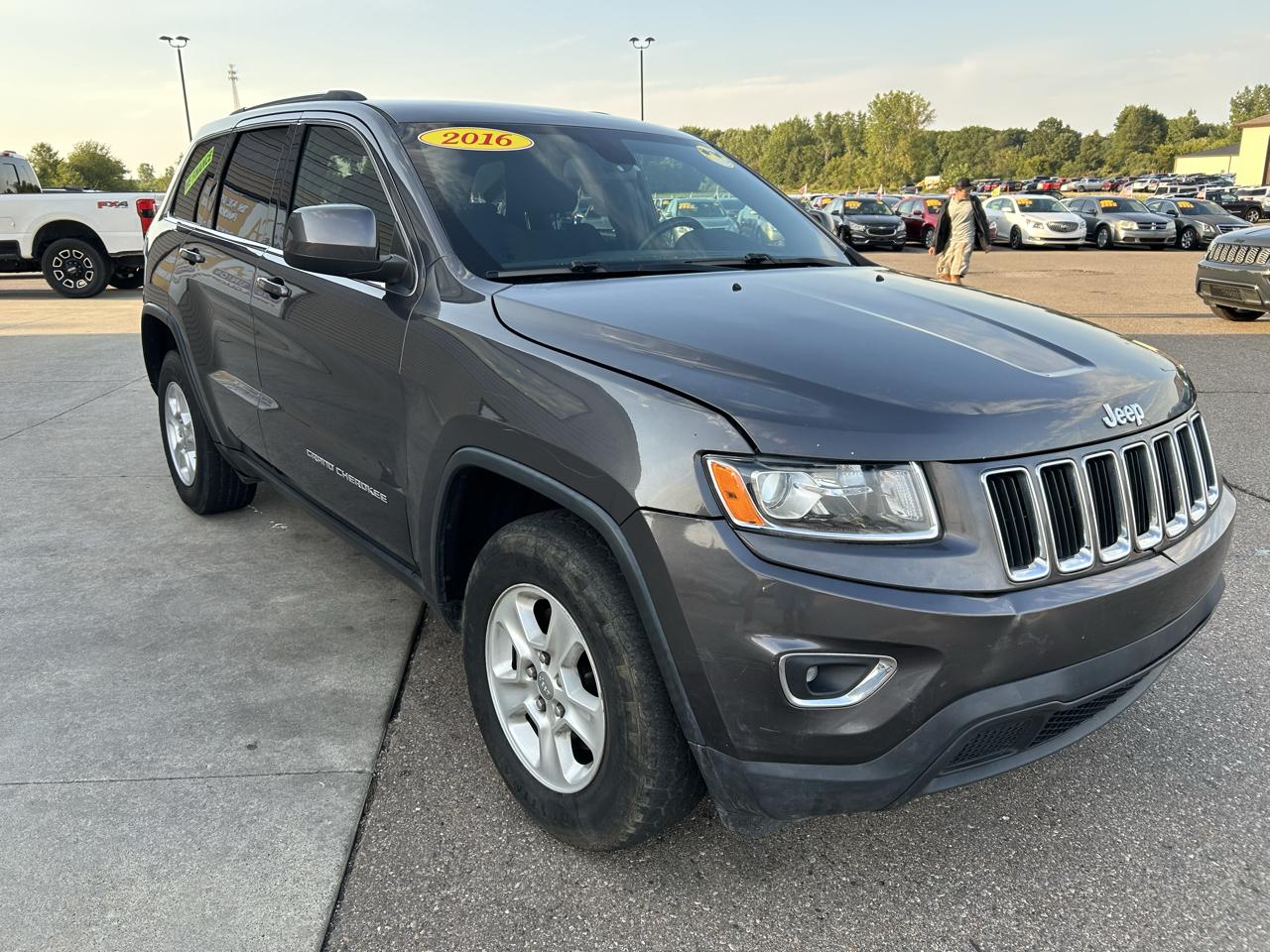 Jeep Grand Cherokee 4WD 4dr Laredo 2016