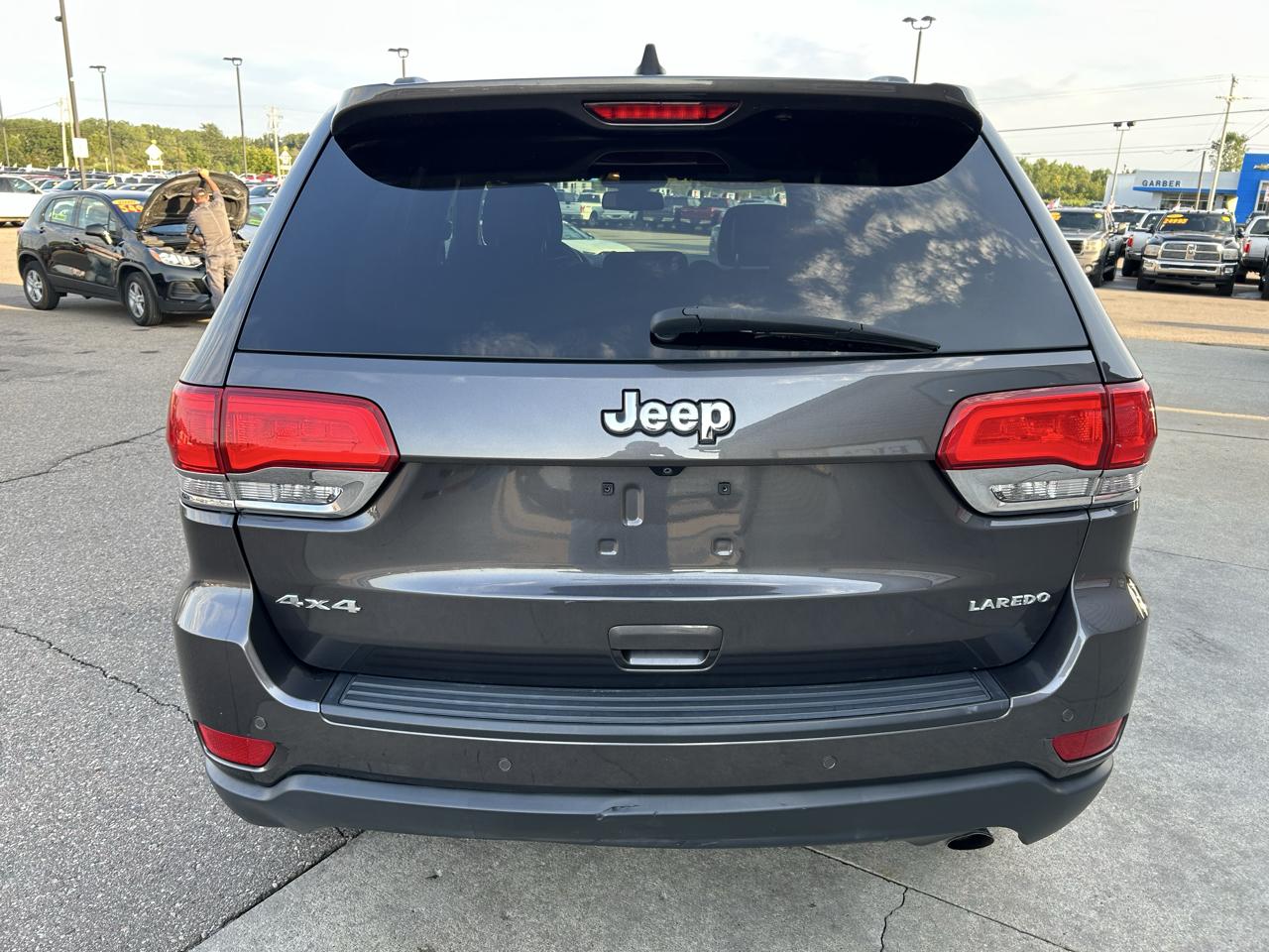 Jeep Grand Cherokee 4WD 4dr Laredo 2016