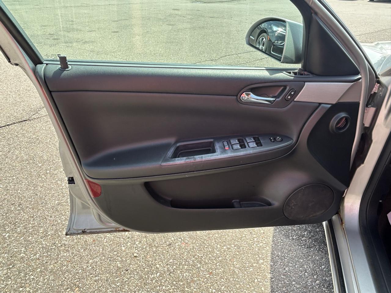 Chevrolet Impala 4dr Sdn 3.5L LT 2008