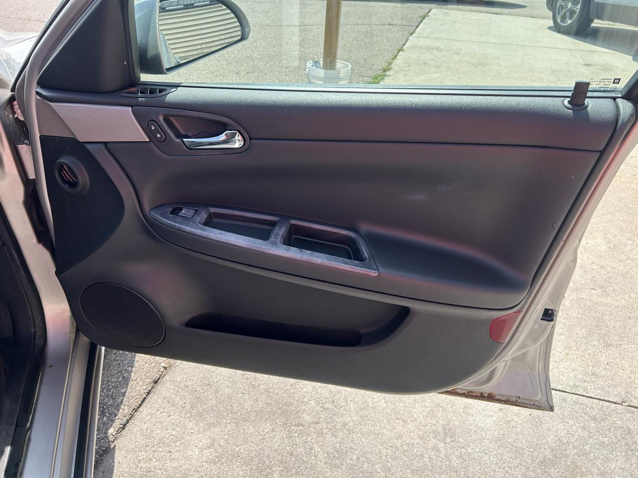Chevrolet Impala 4dr Sdn 3.5L LT 2008