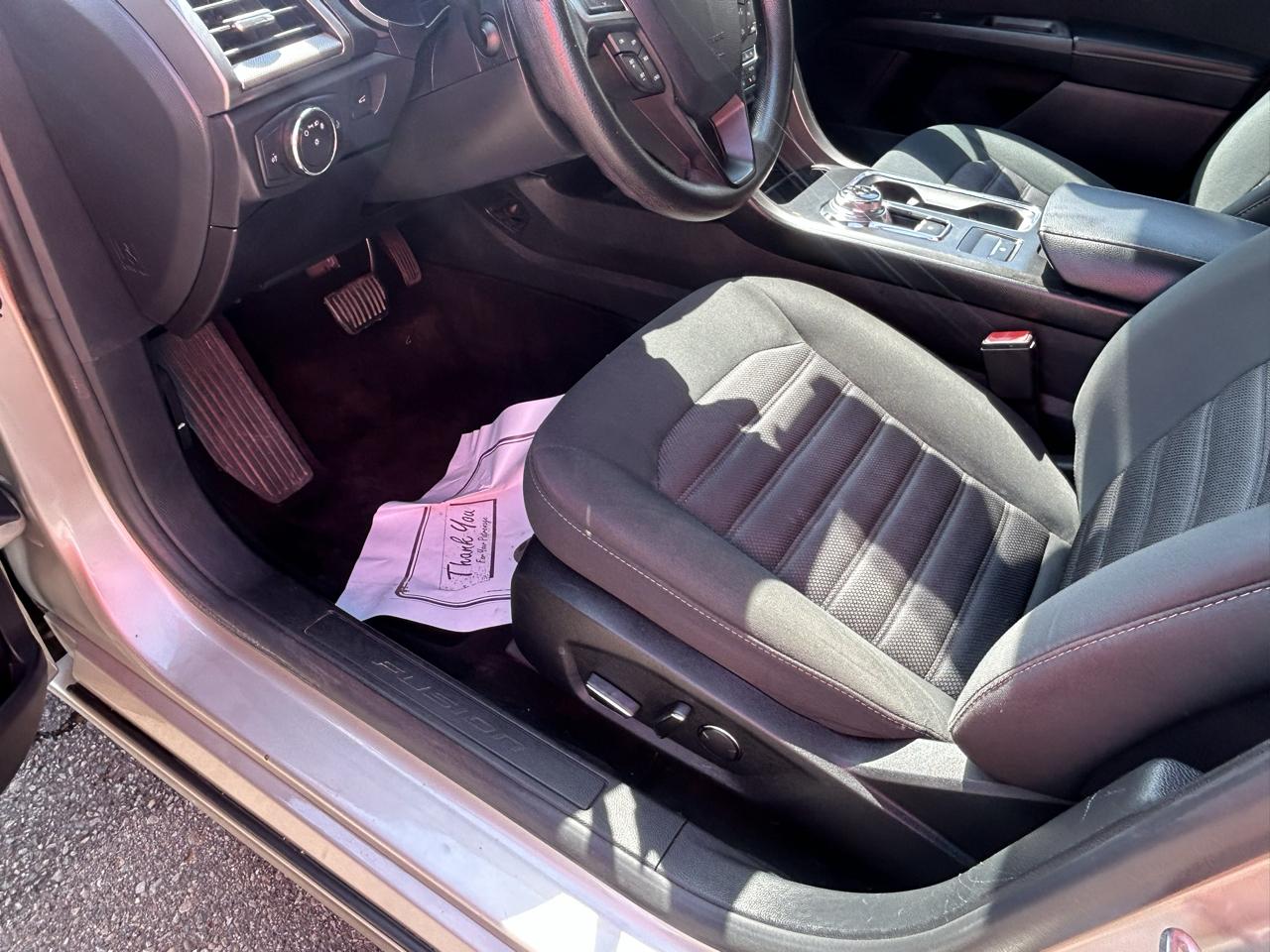 Ford Fusion SE FWD 2019