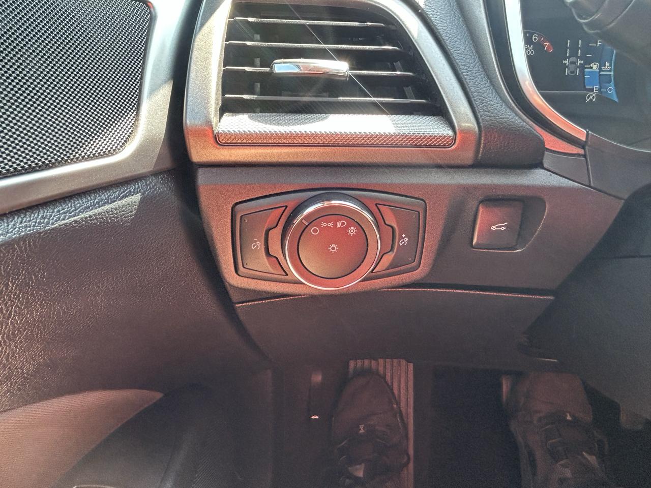 Ford Fusion SE FWD 2019